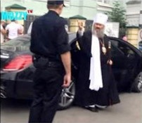 Відео з неадекватною поведінкою митр.Павла набрало більше 1млн.переглядів,а в УПЦ не бачать порушень